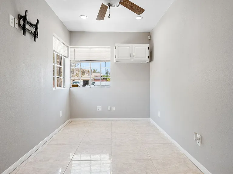 2571 W Orange Ave — Photo 40