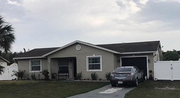 2nd image of 814 Sprucewood Ln