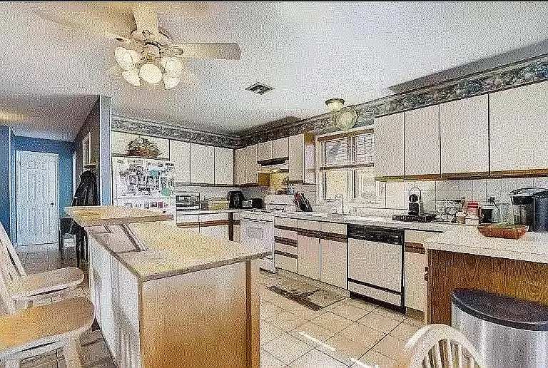 505 Linden Ave — Photo 12