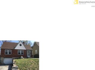 7335 Tracy Ave, Kansas City, MO 64131