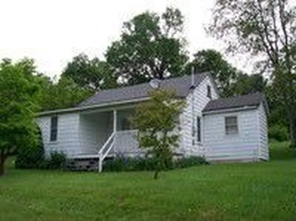 70 Farmville Ln, Galax, VA 24333