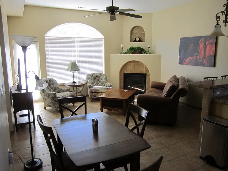 365 Desert Trails Dr — Photo 5