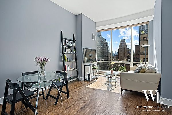 1st image of 250 E 49th St #10D