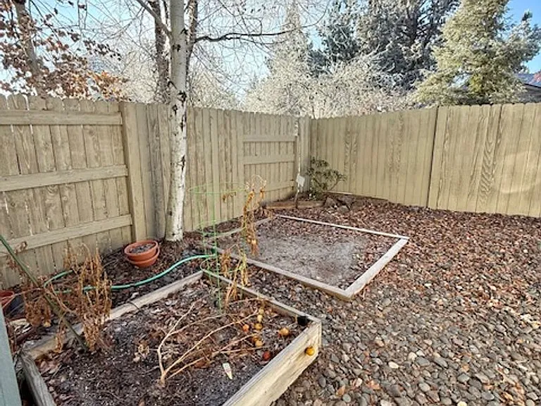 2082 NE Veronica Ln — Photo 22