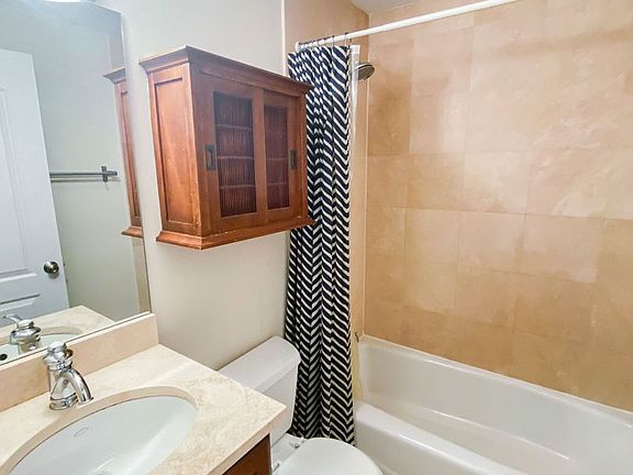 4th image of 1642 W Grace St APT 2
