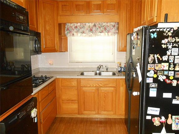 3rd image of 2629 Woodrow Ave