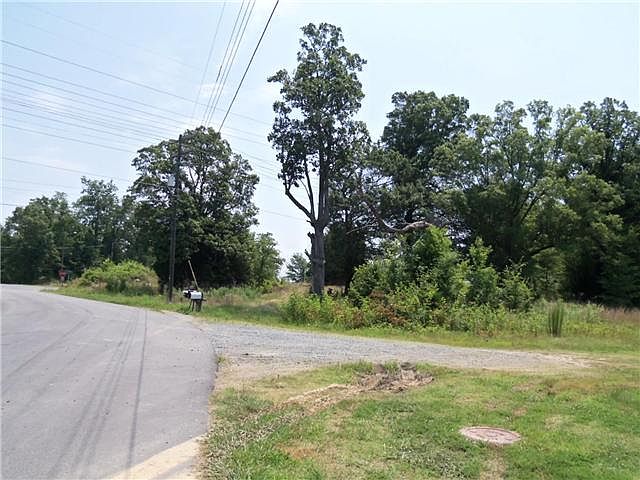 2nd image of 2811 Bellhaven Cir