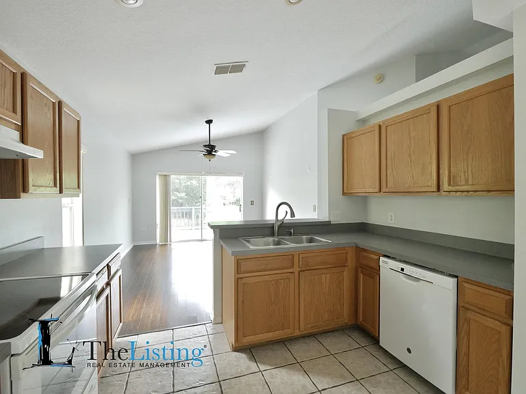 3492 Kayla Cir — Photo 11