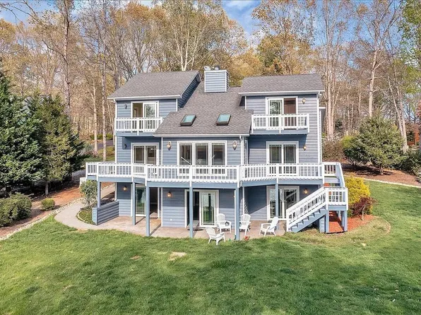 242 Beech Dr, Union Hall, VA 24176