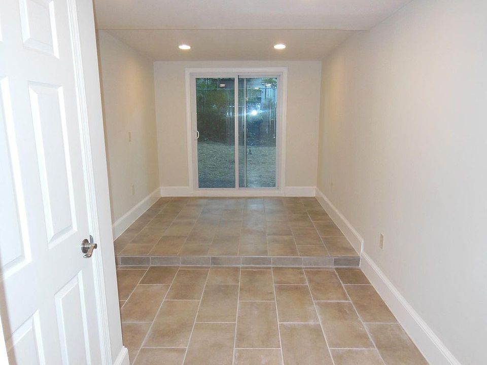 1st image of 141 Sussex St #B1