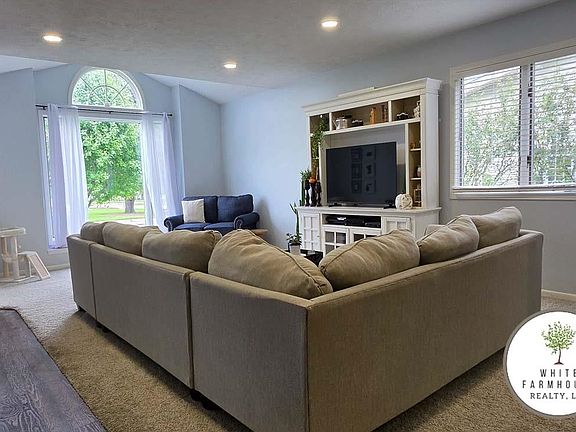 3rd image of 1116 Crescent Dr