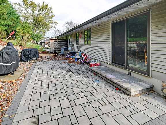 2nd image of 2035 Continental Ln