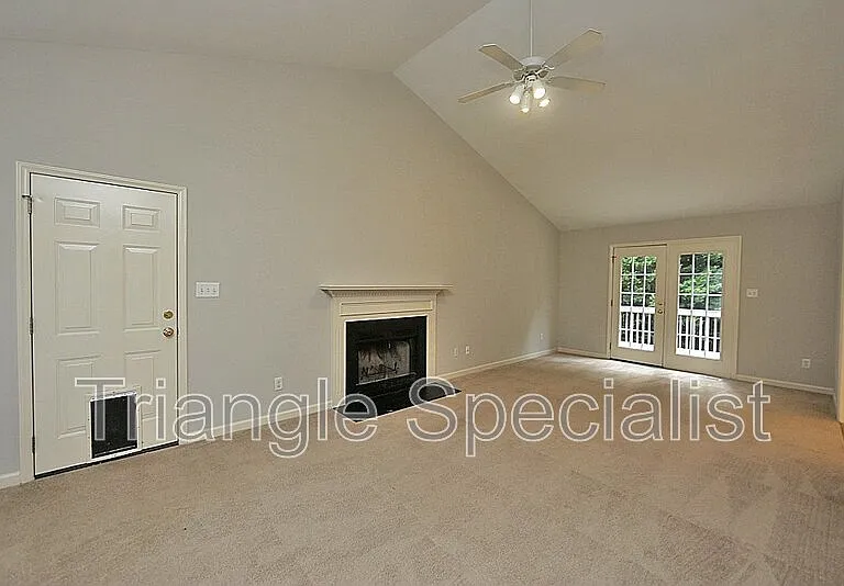 6004 Sweden Dr — Photo 2