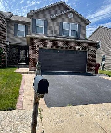 2nd image of 2485 Margaret Ct