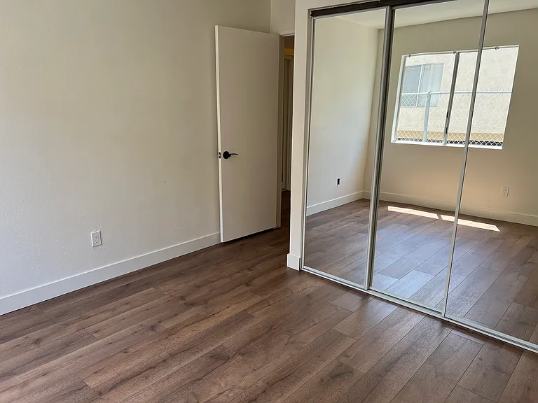 18408 Hatteras St — Photo 18