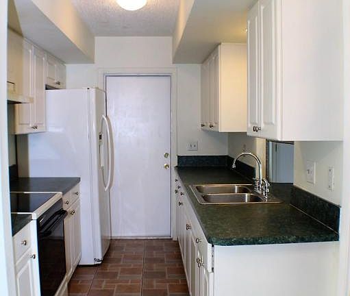 5th image of 330 NE Floresta Dr
