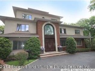 111 Benedict Rd, Staten Island, NY 10304