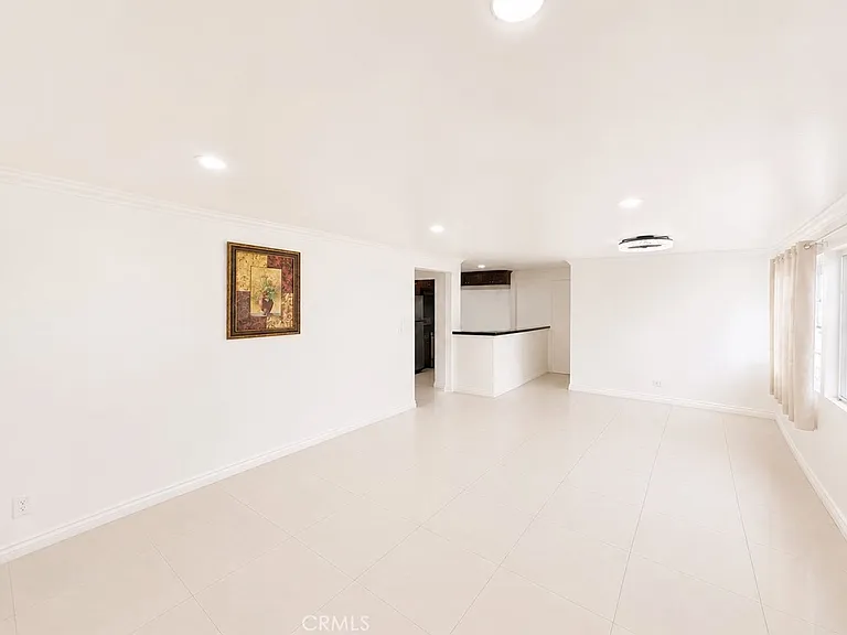 17402 Horst Ave — Photo 3