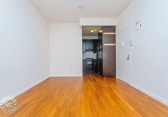2nd image of 1345 De Kalb Ave #1R