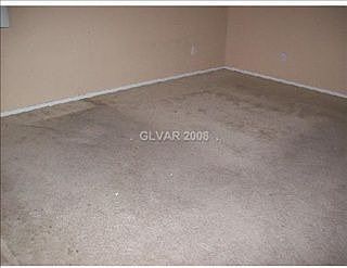 3rd image of 921 Swiss St