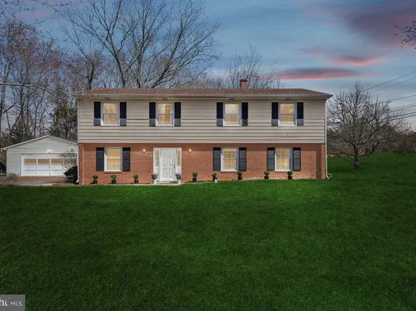 4 Walnut Hill Rd, La Plata, MD 20646
