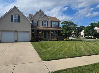 800 Amber Ln, Vineland, NJ 08360