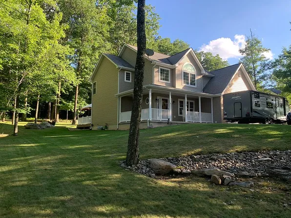 115 Greystone Dr, Mountain Top, PA 18707