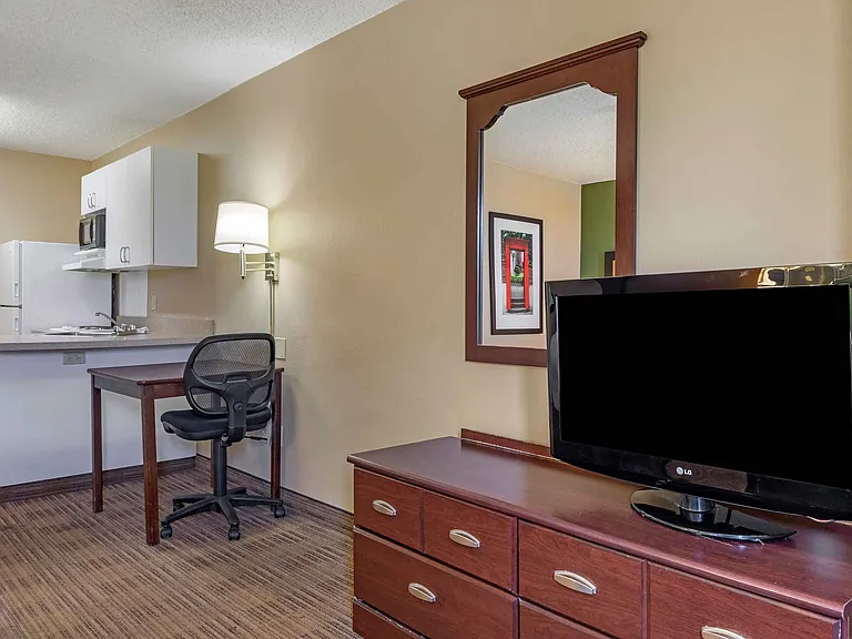 Studio Suite - 2 Full Beds