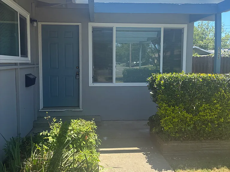 3726 El Camino Ave — Photo 2