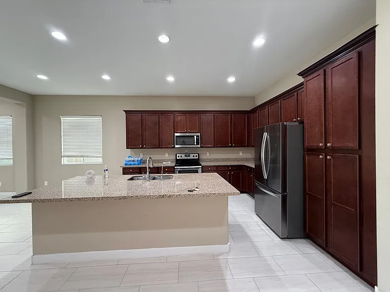 7030 W Post Rd — Photo 8