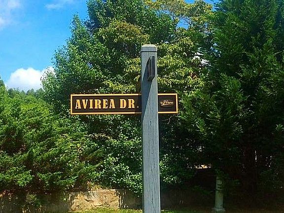 5th image of 194 Avirea Dr