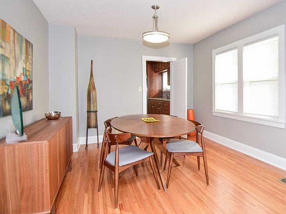 5th image of 2413 University Ave NE