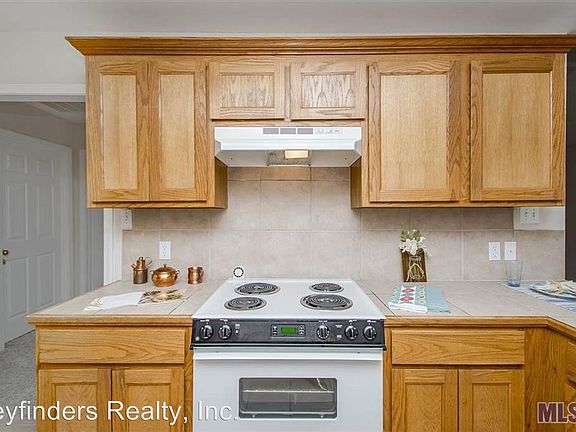 4th image of 23869 Rosemont Ave