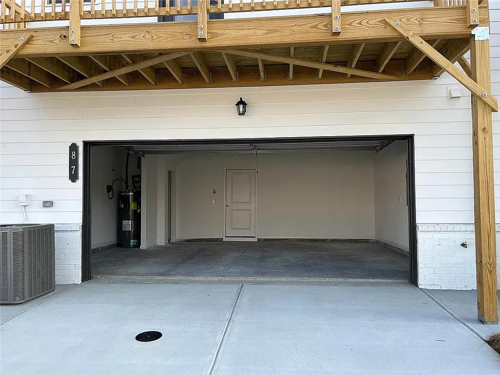 3 bed, 5.0 bath, 2265 sqft, $2,000 — Photo 4