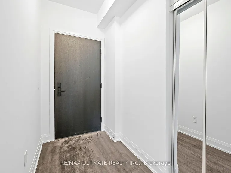 20 Soudan Ave #3411 — Photo 9