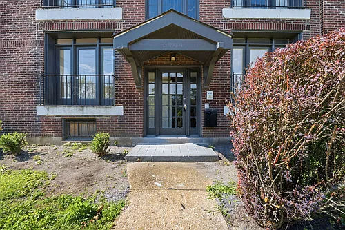 5750 Pershing Ave #2W Photo 1 5750 Pershing Ave #2W Photo 1