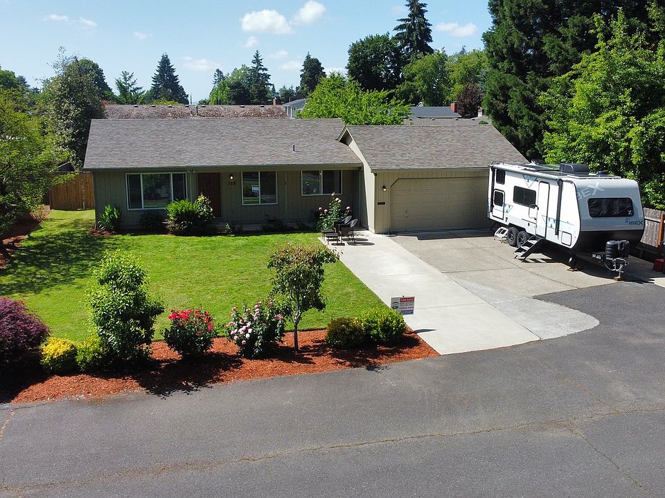 1st image of 758 SE 24th Ave