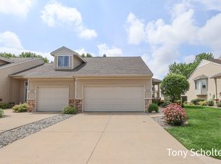 2956 Pebblestone Dr #47, Hudsonville, MI 49426