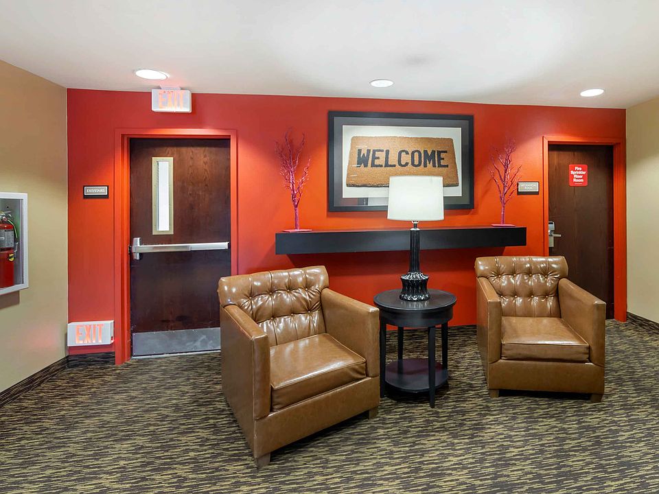 Lobby and Guest Check-in