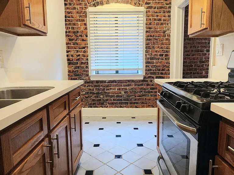 Serrano Club Apartments — Photo 6