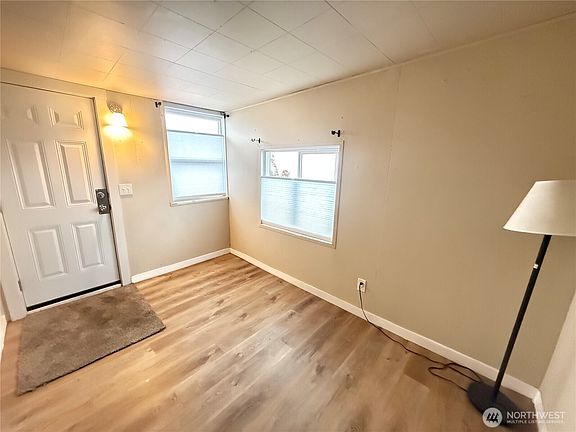 4th image of 1212 W Moore Street