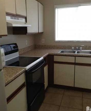 5th image of 262 Autumn Ln APT D
