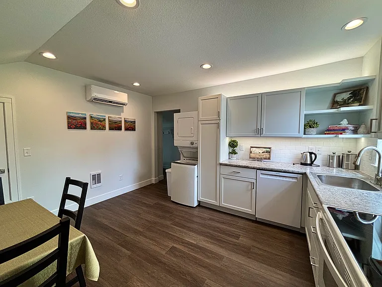 228 N 1st Ave #B — Photo 23