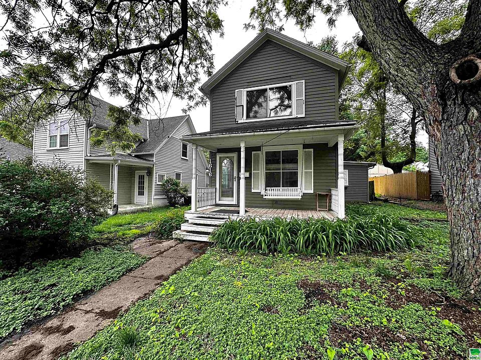 1st image of 1616 W 19th St