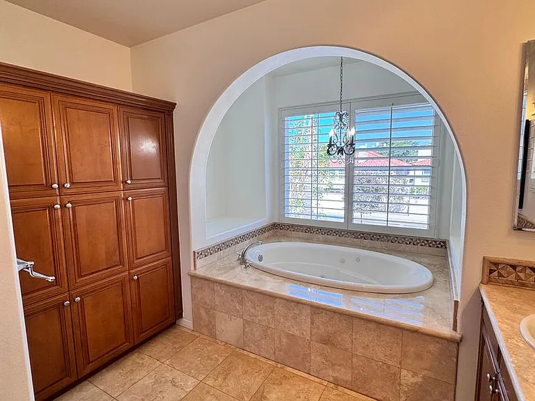 326 Manila Ave — Photo 51