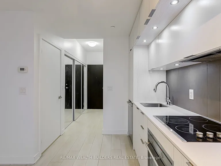 170 Sumach St #2011 — Photo 20