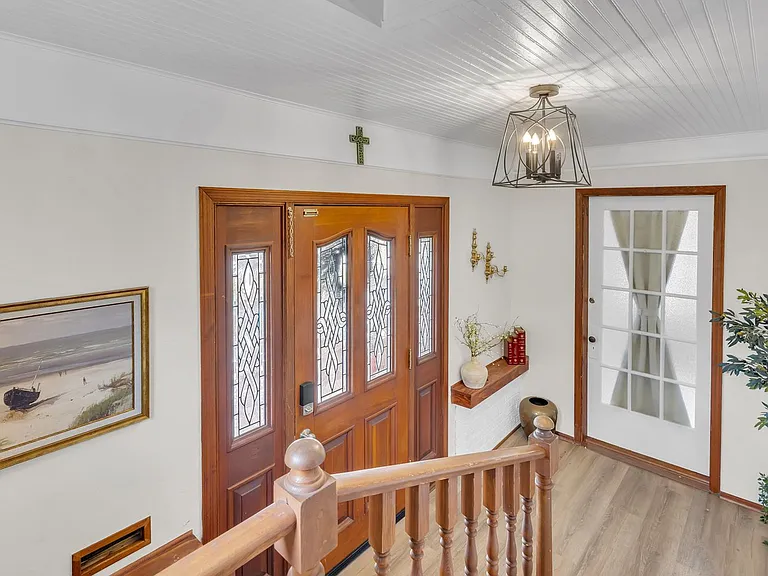 228 W Grove St #1 — Photo 4