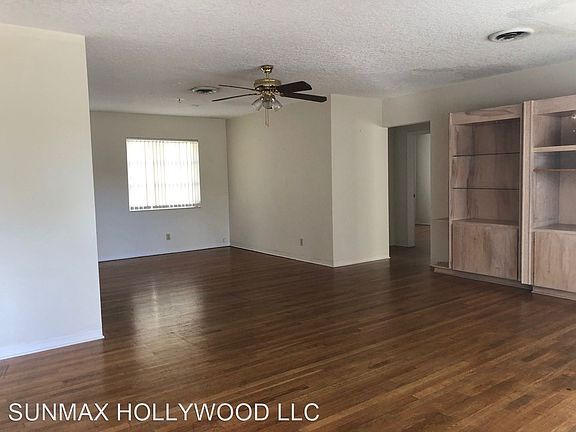 4th image of 2525 Pierce St #7985962
