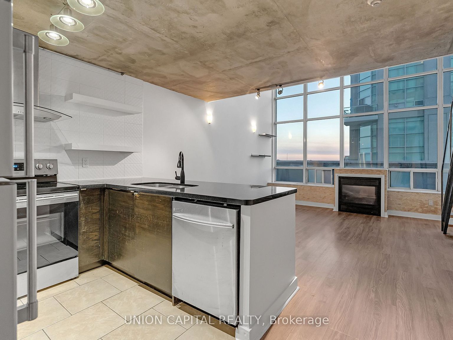 250 Manitoba St 515, Toronto, ON M8Y 4G8 Zillow