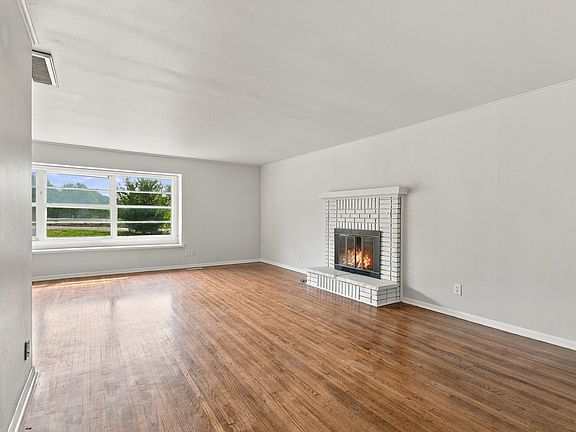 5th image of 1137 N Union Pl